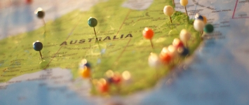 Mapa da Austrália com vários pontos sobre ele, demarcando regiões a se visitar